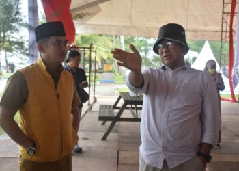 Pj Gubernur Sulawesi Barat,  Akmal Malik bersama Walikota Balikpapan Rahmad Mas'ud meninjau persiapan penyambutan Peserta Festival Sandeq 2022, Senin (5/9/2022)
