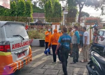 Telpon itu Menjadi Dering Terakhir Kisah Asmara Pensiunan