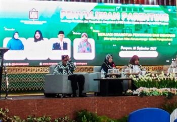Pemateri Penyuluhan Parenting di IAIN, Ketua PKK Parepare Ungkap Sebab Ilmu Memudar