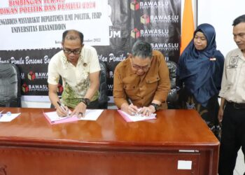 Penandatanganan MoU antara Bawaslu Kota Parepare dan Fakultas Ilmu Sosial dan Ilmu Politik Unhas, Kamis (15/9/2022)