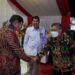 Sekretaris Daerah Provinsi (Sekprov) Sulawesi Selatan (Sulsel), Abdul Hayat Gani bersalaman dengan Wali Kota Parepare, Taufan Pawe