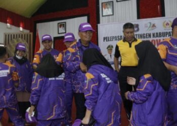 Lepas Kontingen Enrekang Ikuti Porprov XVII Sinjai-Bulukumba, Ini Pesan Bupati MB