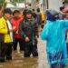 Wali Kota Parepare, HM Taufan Pawe mengunjungi salah satu titik banjir, Jumat (18/11/2022)