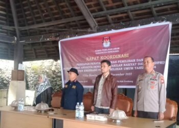 KPU Kabupaten Enrekang mengawali tahapan ini dengan menggelar rapat koordinasi (rakor) bersama stake holders di Villa Bambapuang, Jumat (18/11/2022).