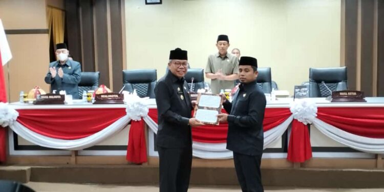 Wali Kota Parepare, HM Taufan Pawe dan Wakil Ketua DPRD Parepare, H Tasming Hamid
