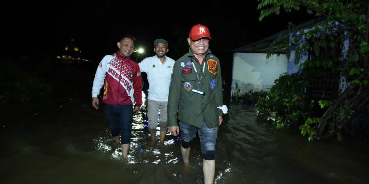 Tanggap Bencana, Direktur Utama PDAM Salurkan Bantuan di Tiga Lokasi Tanggap Bencana, Direktur Utama PDAM Salurkan Bantuan di Tiga Lokasi
