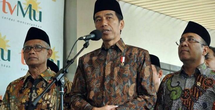 Presiden Jokowi bersama Ketua Umum PP Muhammadiyah Haedar Nashir (kiri) dan Mensesneg Pratikno. FOTO/DOK.SINDONEWS.COM
