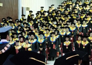 Unhas Wisuda 1.794 Lulusan, Alumni Diharap Jadi Bintang di Masyarakat
