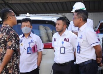 Turun Langsung Cek Meteran, Direksi Perumda Air Minum Makassar Temukan Masalah Ini
