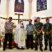 Gubernur Sulsel Andi Sudirman Sulaiman di Gereja Katedral Makassar, Sabtu malam (24/12/2022)