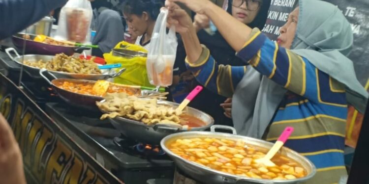 Yuk Berburu Kuliner di Pasar Cidu, Harga Penganan Ramah di Kantong