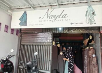 Toko Nayla Muslimah Boutique 
Jl. Merpati Blok F-No 145 A, Perumnas, Kecamatan Bacukiki, Kota Parepare.