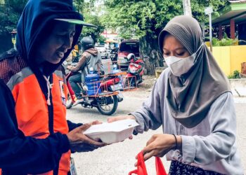 IKA RAMA Lakukan Jumat Berkah, Berbagi Makanan ke Masyarakat Kurang Mampu