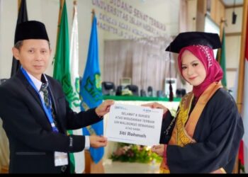 Jurnalis Ini Jadi Wisudawan Terbaik UIN Walisongo Semarang 2023