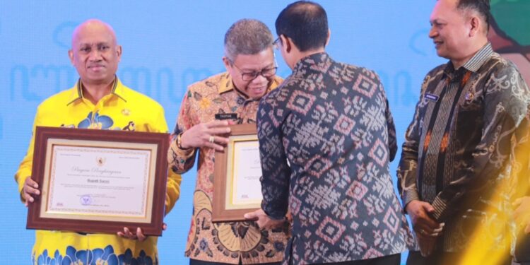 Kado HUT Parepare ke-63, Wali Kota Raih Penghargaan  Kemendikbudristek Bidang Pelestarian dan Pemajuan Bahasa Daerah