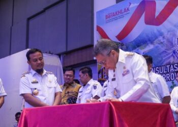 Wali Kota Parepare Tandatangani Kesepakatan Forum Konsultasi Publik Rancangan RPD Sulsel