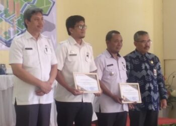 Dinas Kominfo Sidrap Terima Penghargaan BPS