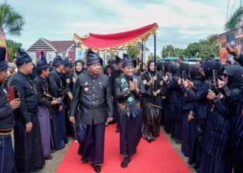 Kedatangan Gubernur Sulsel Andi Sudirman Sulaiman pada puncak acara 63 Tahun Kabupaten Bulukumba di Lapangan Pemuda, Sabtu (3/2/2023)