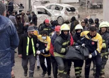 Suasana evakuasi korban di Turki, Senin (6/2/2023)