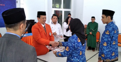 Ini Nama 19 PNS yang Terima SK Pengangkatan Lingkup ITH Parepare Ini Nama 19 PNS yang Terima SK Pengangkatan Lingkup ITH Parepare