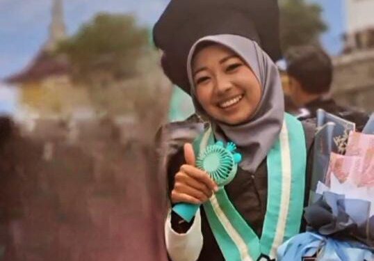 Wisudawati Terbaik FUAD IAIN Parepare Ini Ingin Belajar Terus Sampai Mati Wisudawati Terbaik FUAD IAIN Parepare Ini Ingin Belajar Terus Sampai Mati