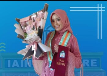 - Zulfa Nahri menjadi lulusan terbaik Fakultas Ekonomi dan Bisnis Islam (FEBI) IAIN Parepare