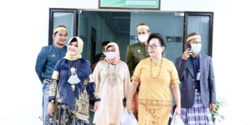 Meriahkan HUT Kota Parepare, Pegawai RSUD Andi Makkasau Kenakan Pakaian Adat dan Bagi-bagi Vitamin