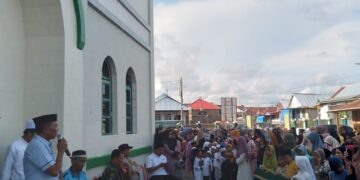 Warga Desa Ujung Lero, Kecamatan Suppa, Kabupaten Pinrang, Sulawesi Selatan menyambut bulan suci  ramadan 1444 H dengan menggelar pawai taaruf, Selasa (21/3/2023)