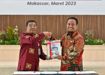 Penyerahan LKPD Unaudited TA 2022 dilakukan oleh Gubernur Sulsel kepada Kepala Perwakilan BPK Provinsi Sulawesi Selatan, Amin Adab Bangun S.E., M.Si., Ak., CA, CSFA, ACPA