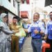 Perumda Air Minum Kota Makassar turun menyalurkan bantuan kepada masyarakat di beberapa lorong wisata di Kota Makassar melalui program #PDAMPeduli bertajuk Alirkan Kebaikan pada hari Selasa (28/3/2023)