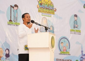 Gubernur Sulawesi Selatan, Andi Sudirman Sulaiman membuka Festival Ramadan yang mengusung tema Ceria Ramadhan Bersama Andalan (Cerah Andalan) di Gedung Kartini, Kota Makassar, Ahad (9/4/2023)