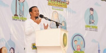 Gubernur Sulawesi Selatan, Andi Sudirman Sulaiman membuka Festival Ramadan yang mengusung tema Ceria Ramadhan Bersama Andalan (Cerah Andalan) di Gedung Kartini, Kota Makassar, Ahad (9/4/2023)