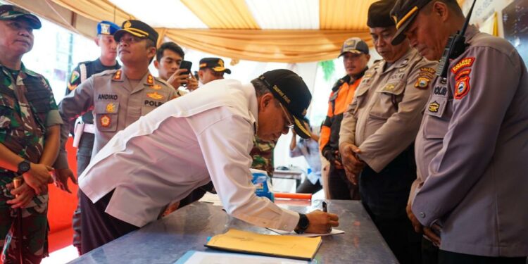 Wali Kota Parepare, Taufan Pawe melakukan pemantauan di Posko Operasi Ketupat, Kamis (27/4/2023)
