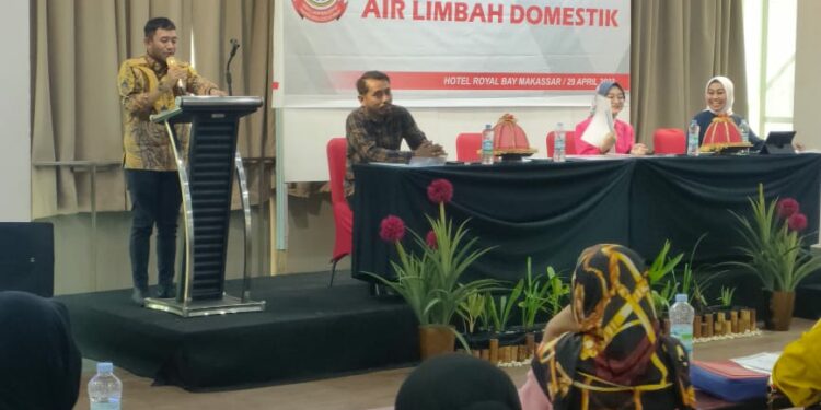 Ayman Adnan, Direktur IPAL Perumda Air Minum Kota Makassar, narasumber di Sosialisasi Peraturan Daerah Nomor 1 Tahun 2016 tentang Pengelolaan Air Limbah Domestik, di Royal Bay Hotel, Sabtu (29/4/2023)