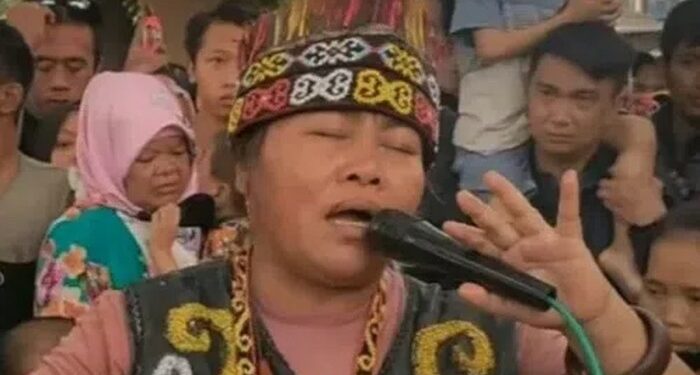 Yuk Intip Sosok Ida Dayak, Viral Pengobatan Alternatifnya yang Bikin Jalanan Macet