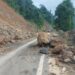 - Jalan poros Batusitanduk - Rantepao di Kabupaten Luwu kini bisa dilalui kendaraan roda dua maupun roda empat, pasca terjadi longsor