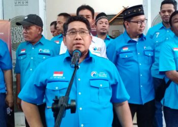 DPC Partai Gelombang Rakyat Indonesia (Gelora) Parepare mengajukan berkas Bakal Calon Anggota Legislatif (Bacaleg) sejumlah 25 orang ke Kantor KPU Parepare, Ahad, (14/5/2023).