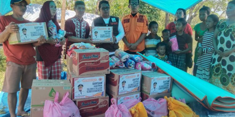 Pemerintah Provinsi Sulawesi Selatan melalui BPBD telah menyalurkan bantuan logistik untuk korban bencana kebakaran di kota Makassar