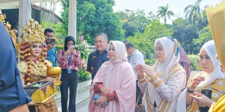 Ketua Tim PKK Parepare Menerima “Welcome Drink” di Palembang, Hadiri HUT APEKSI