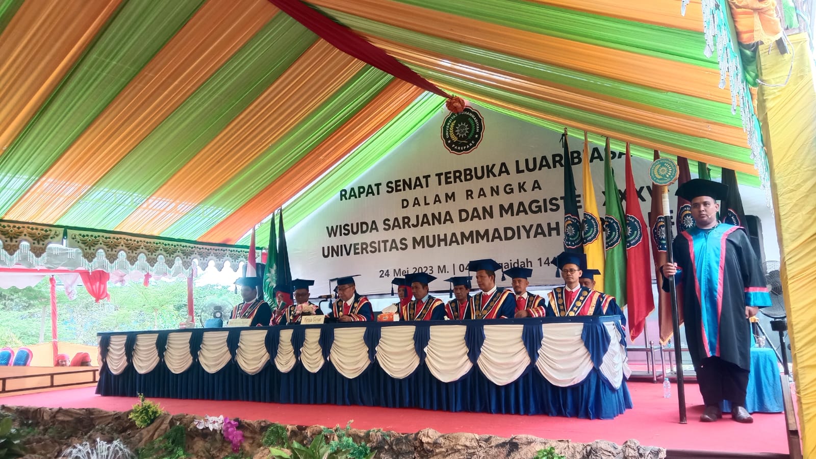 Taufan Pawe Ucapkan Selamat Wisudawan UM Parepare
