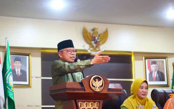 Pemkot Parepare Hibahkan Alat Kesehatan ke Klinik Aisyiyah