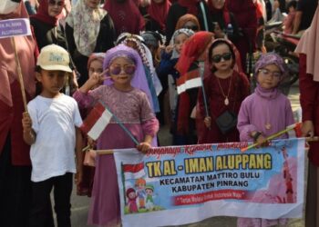 Digelar Pemkab Pinrang, Lucu dan Menggemaskannya Tingkah Anak TK dan Paud Saat Ikuti Karnaval