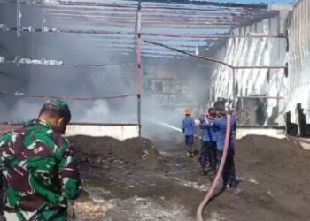 Gudang Perusahaan Rumput Laut Pinrang Terbakar