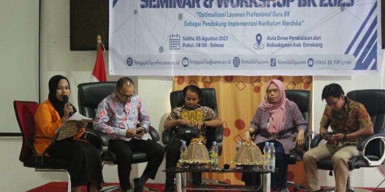 Himpunan Mahasiswa Bimbingan dan Konseling, Fakultas Ilmu Pendidikan Universitas Negeri Makassar (HIMA BK FIP UNM) sukses menggelar Seminar dan Workshop Bimbingan Konseling 2023, Ahad (6/8/2023)