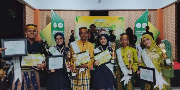 Para pemenang Duta Lingkungan Hidup Parepare yang terpilih di Grand Final, Kebun Raya Jompie, Sabtu (12/8/2023)