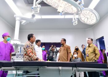 Rumah Sakit Regional La Mappapenning milik Pemerintah Provinsi Sulawesi Selatan di Desa Mappesangka Kecamatan Ponre Kabupaten Bone