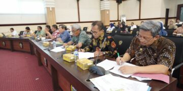 Rapat Koordinasi Penanganan Dampak El Nino, yang dipimpin langsung Gubernur Sulsel Andi Sudirman Sulaiman, Jumat (25/8/2023)