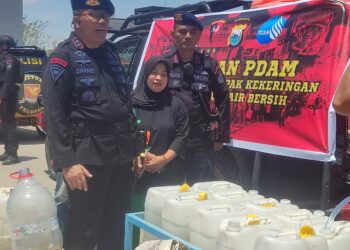 Brimob Polda Sulsel yang berkolaborasi dengan PDAM Kota Makassar  menurunkan armada yang akan mengantarkan air bersih ke daerah yang terdampak tidak mendapatkan air seperti Lantebung, Sultan Abdullah, Kandea dan Bunga Eja Beru