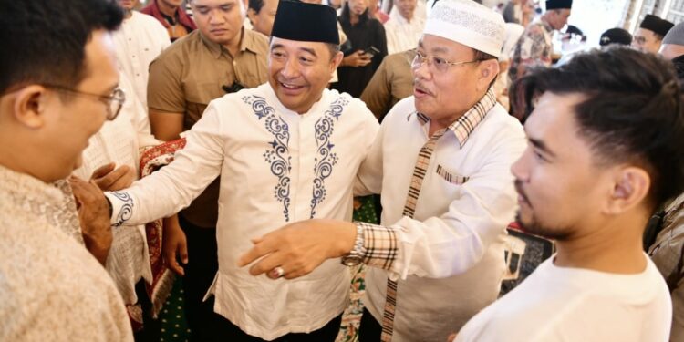 Pj Gubernur Sulsel Silaturahmi dengan Alim Ulama dan Masyarakat di Masjid Raya