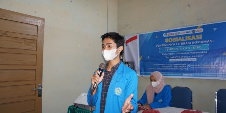 Dorong Masyarakat Paham Literasi, Tim PKM Fisip Unismuh Bentuk KIM di Takalar